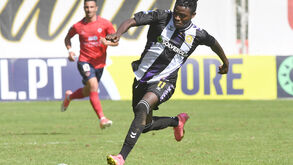 Witi regressa à base