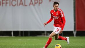 Benfica anuncia saída de Paul Okon 