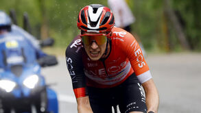 Thymen Arensman vence 19.ª etapa do Tour e Vingegaard ganha 2 segundos a Pogacar