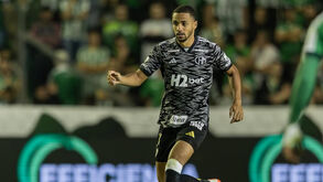 Rômulo a caminho de Alcochete: jovem central do At. Mineiro pode reforçar os 'bês' do Sporting