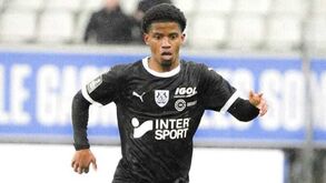 Rémy Vita a caminho do Tondela