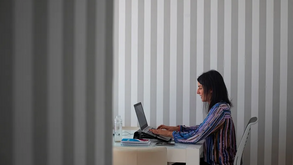 Governo abre a porta a redução de custos com teletrabalho e horas extras