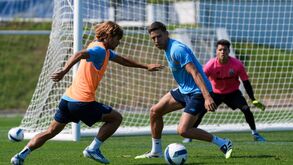 Jan Bednarek já integrado nos trabalhos de pré-época do FC Porto