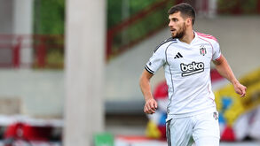 Jurasék fechou instagram devido à chuva de críticas dos adeptos após estreia no Besiktas