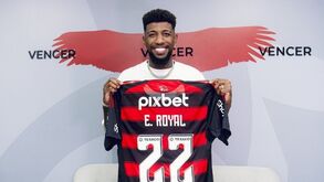 Tudo regularizado: Emerson Royal é reforço do Flamengo