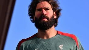 Alisson deixa estágio do Liverpool por motivos pessoais