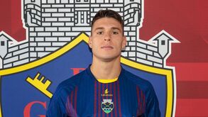 Oficial: Uros Milovanovic é reforço do Chaves