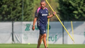 Sporting regressa aos treinos com boletim clínico cheio: Rui Borges mantém seis dores de cabeça