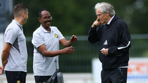 Jorge Jesus reage durante o Al Nassr-Toulouse