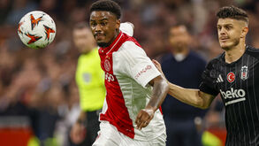Jorrel Hato vai trocar o Ajax pelo Chelsea