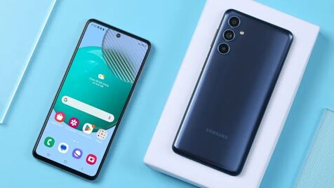 Novo smartphone Samsung M55 apresenta design moderno e câmaras potentes