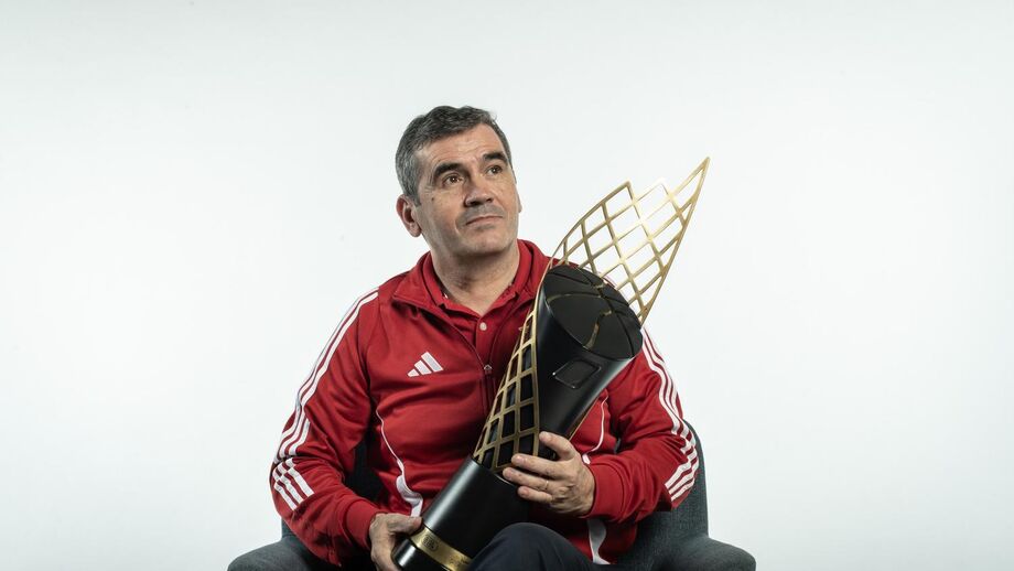 Técnico do Benfica em entrevista a Record