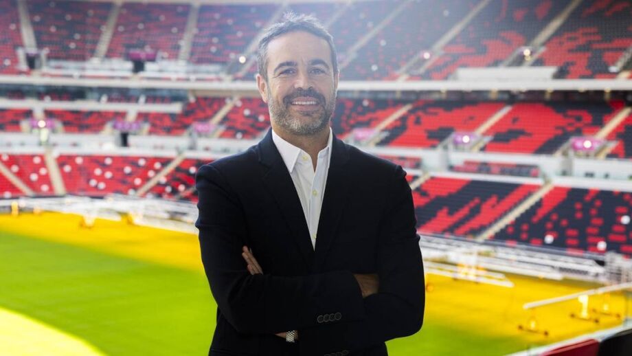 Artur Jorge, a recuperar de uma pequena cirurgia, não está presente no arranque dos trabalhos do Al Rayyan