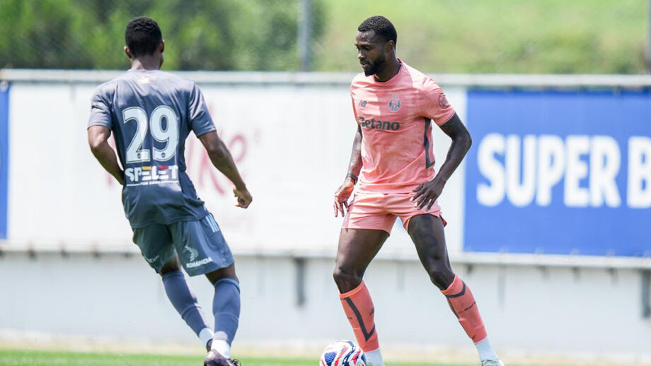 Otávio, jogador do FC Porto, perto de rumar ao Paris FC
