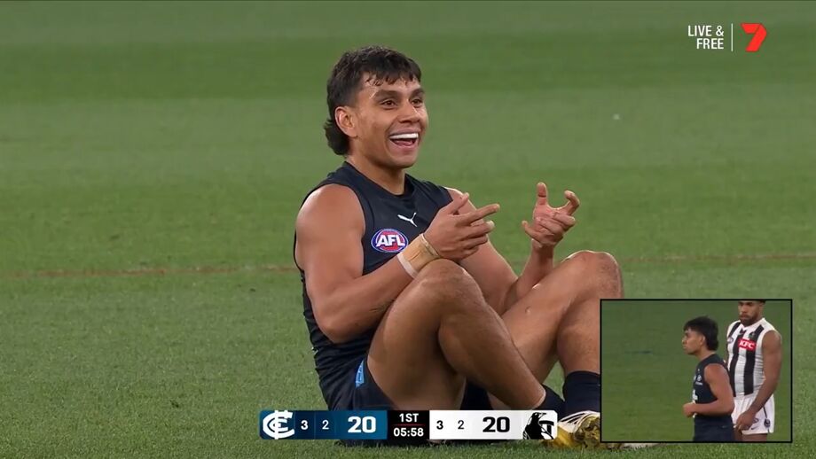 Jogador do Carlton Football Club, da Australian Football League, deixa tributo ao internacional pela Seleção Nacional