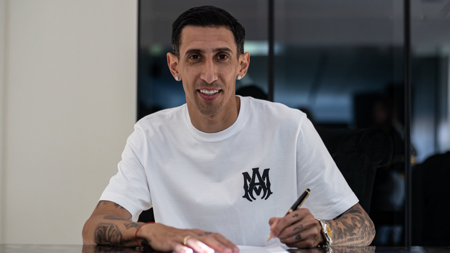 Di María durante o momento em que assinou contrato com o Rosario Central