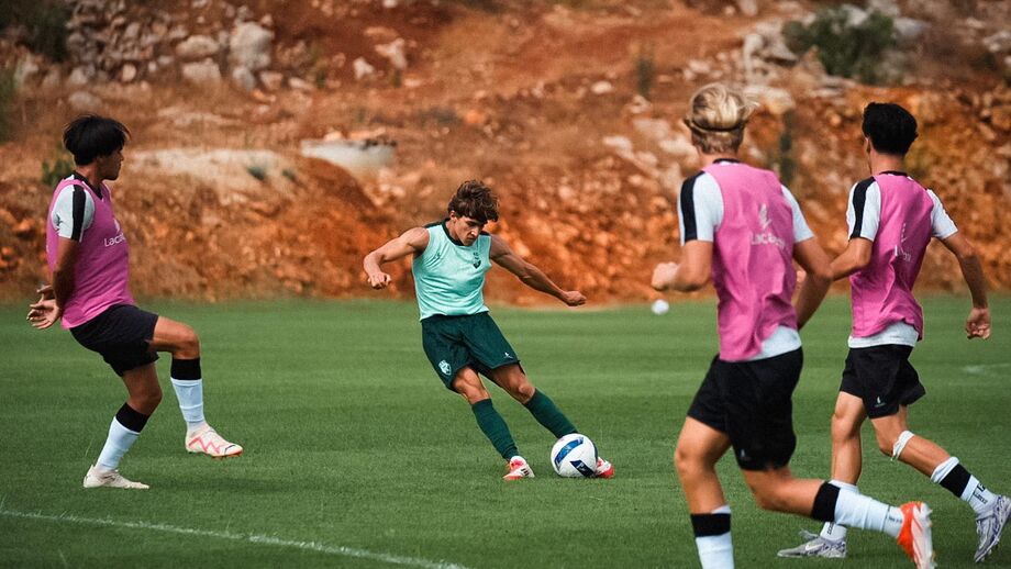 Jorge Silas entra a ganhar na pré-época do Farense