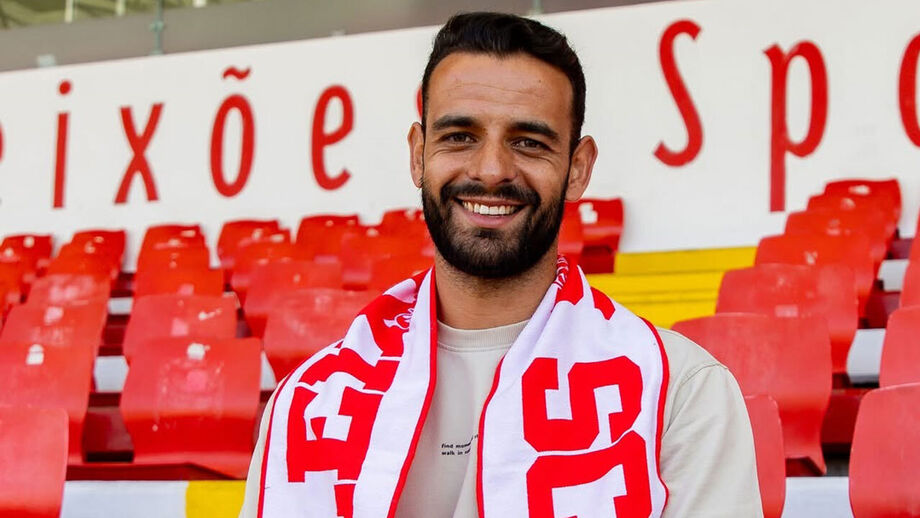 Simãozinho renova contrato com o Leixões