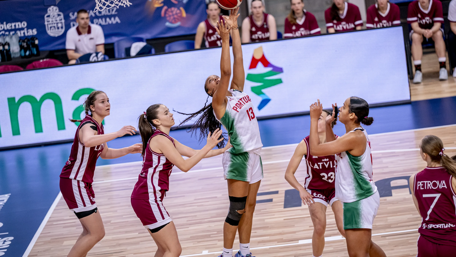 Jogo de basquetebol entre Portugal e Letónia