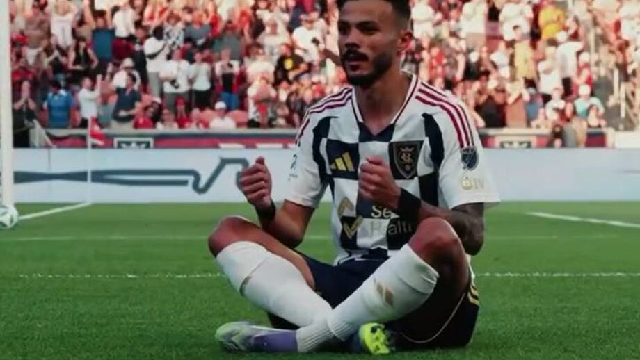 Imita nos festejos celebração do falecido jogador