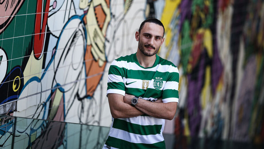 Kochorashvili com a nova camisola do Sporting