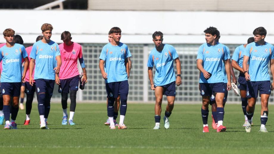 Equipa B do FC Porto inicia pré-época com 28 jogadores