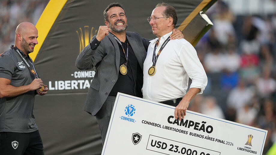 John Textor terá financiado contratações do Botafogo com dinheiro do Lyon