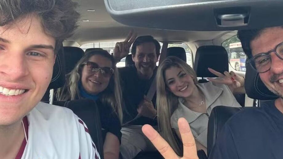 Familiares de defesa do PSG viajam de carro para Nova Iorque com adeptos do Fluminense