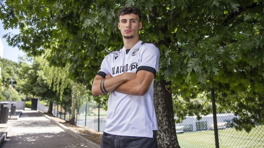 V. Guimarães anuncia contratação de jovem lateral do Sp. Covilhã