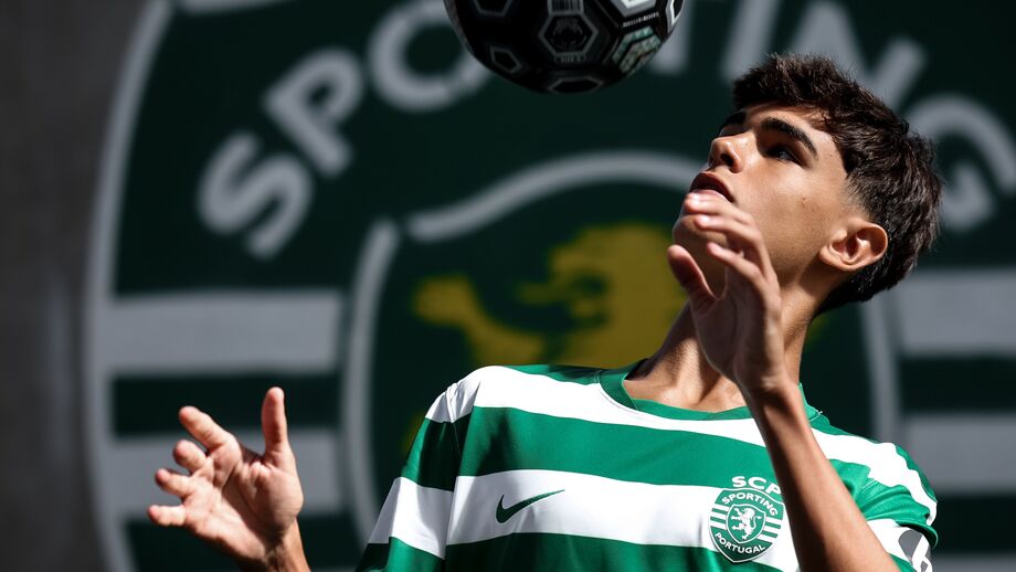 Guilherme Figueiredo assina pelo Sporting e vai jogar nos sub-17