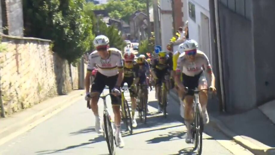 Ciclista português 'empurrou' colega para a vitória