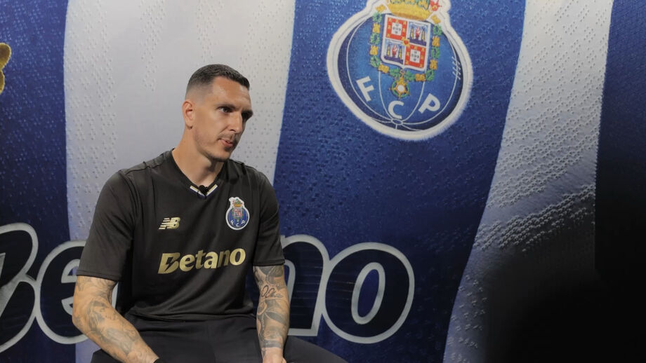 Guarda-redes vincou que não são os jogadores que "se auto-intitulam" à imagem do clube