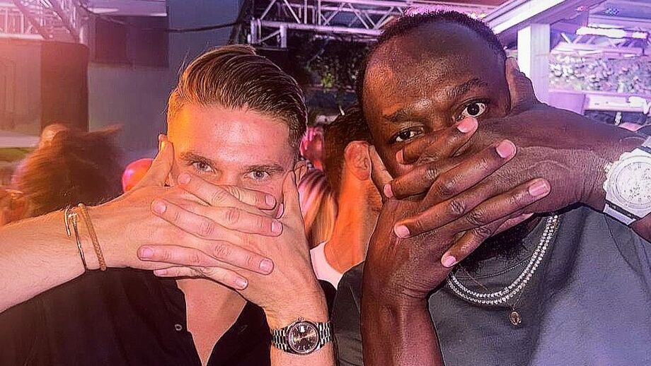Gyökeres e Usain Bolt repetem gesto da máscara em Estocolmo