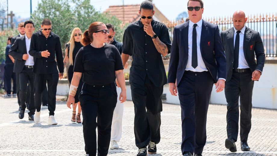 Capitão Van Dijk vai ter papel fundamental