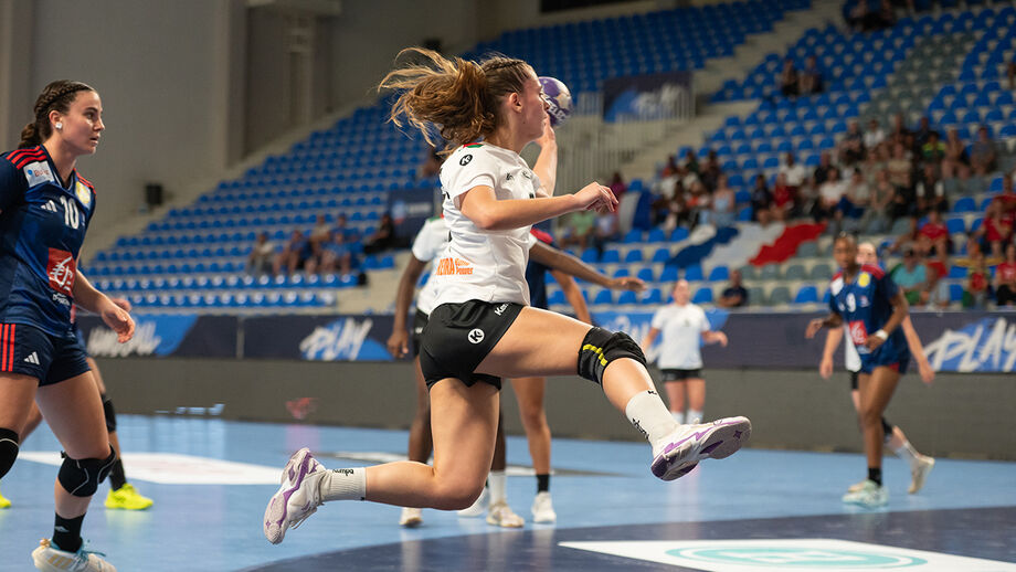 Andebol: Portugal perde com a França no Europeu feminino sub-19 em Podgorica