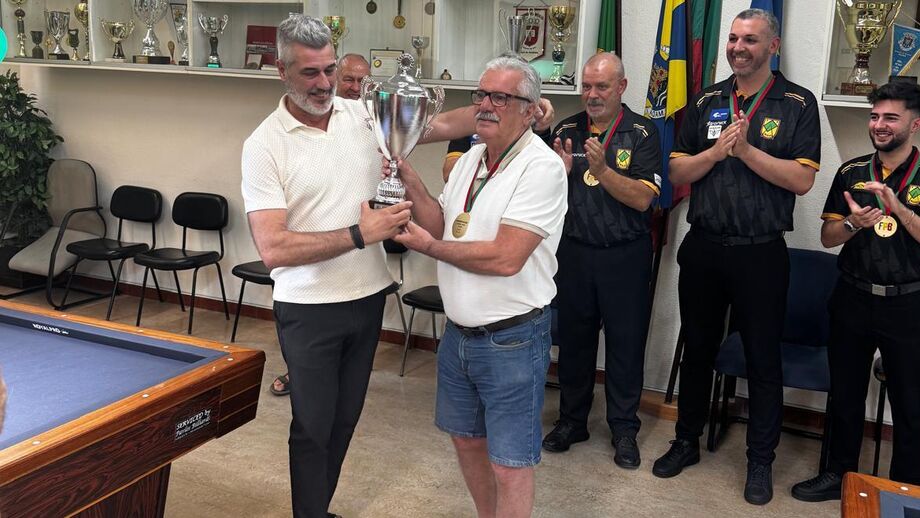 Rui Palhares, ex-jogador do Sporting, é campeão nacional de bilhar pelo Clube Bilharista da Amadora