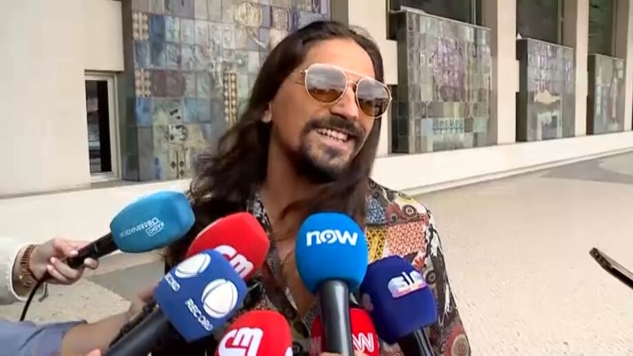 Artista falou à entrada para o tribunal