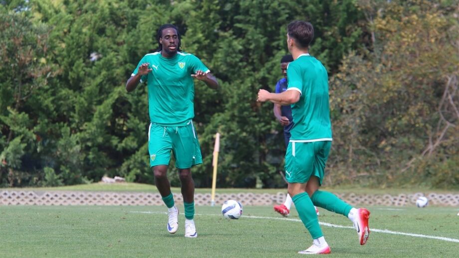 Tondela vence Arouca em jogo-treino com golos de Léo Silva e Rodrigo Cascavel em Quiaios