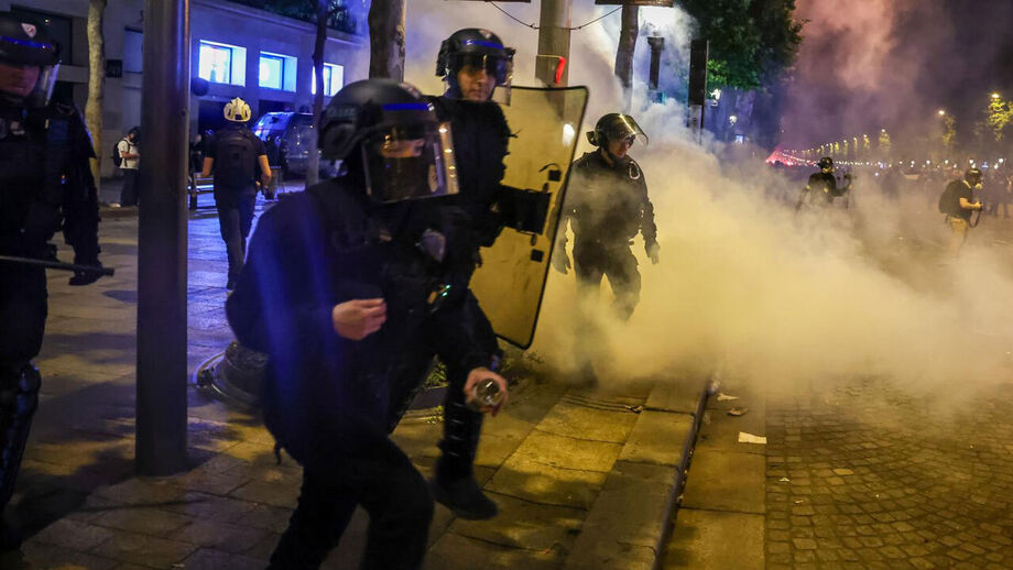 Em junho, houve distúrbios em Paris depois de o PSG conquistar a Liga dos Campeões 