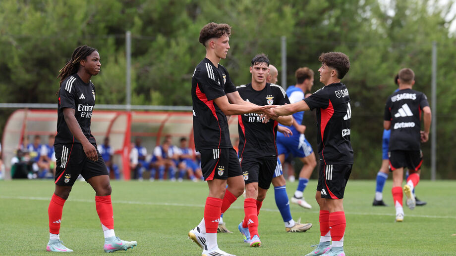 Benfica B venceu o Amora, por 3-0, no primeiro ensaio da pré-época