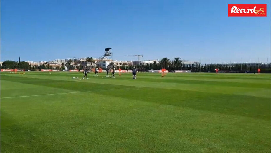 Dois jogadores estiveram ausentes