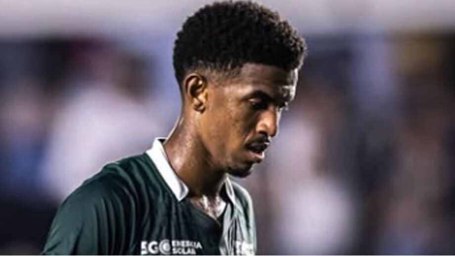 Douglas Borel reforça a UD Oliveirense, por empréstimo do Santa Clara