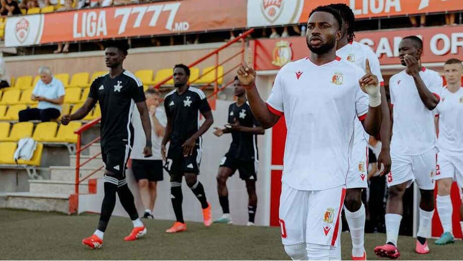 Federick Takyi trocou a 4.ª divisão pela Champions League