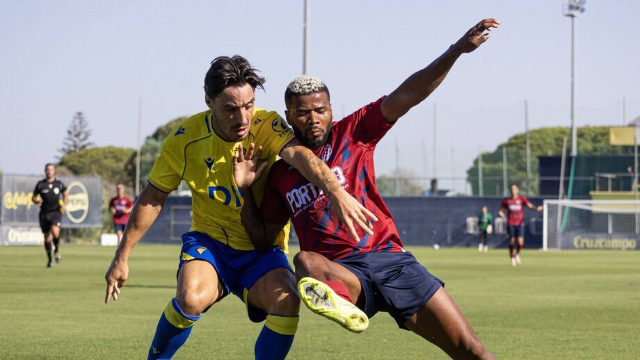 União de Leiria goleia Cádiz em jogo de preparação