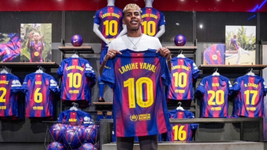 Lamine Yamal herda a camisola '10' no Barcelona e renova até 2031
