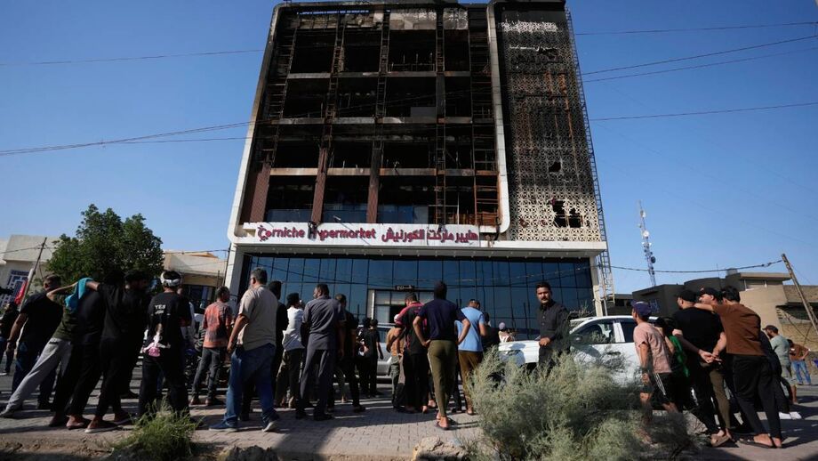 Tragédia no Iraque: incêndio em centro comercial causa mais de 60 mortos