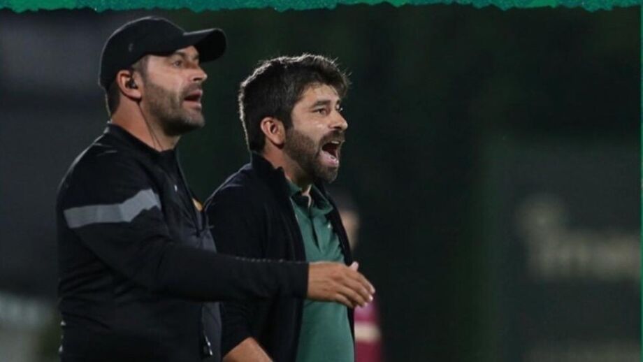 Nuno Silva com Luís Freire junto ao banco do Rio Ave