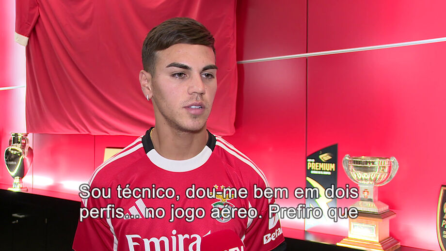 Argentino radiante por ter chegado às águias