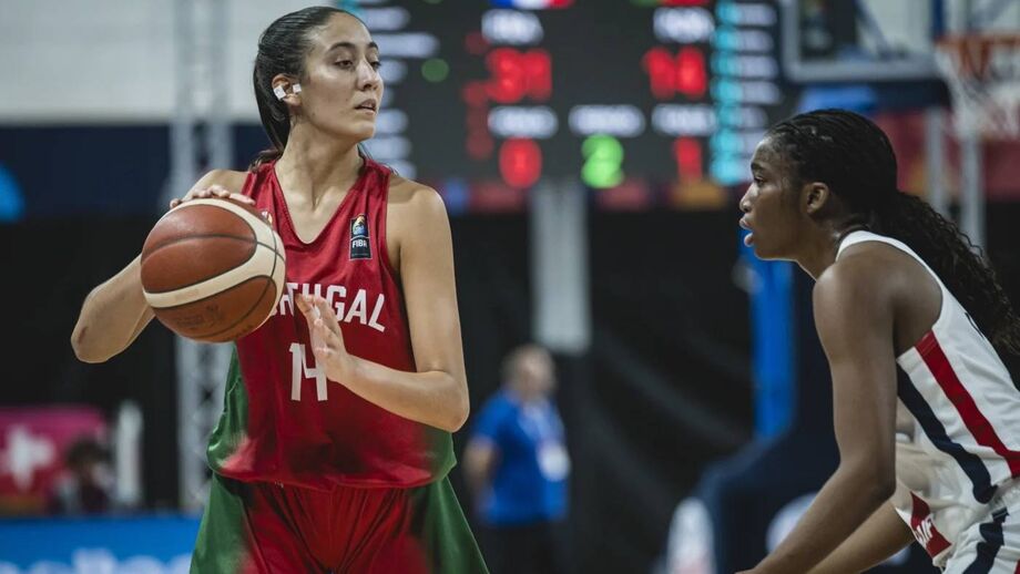 Portugal perde com a França por 81-51