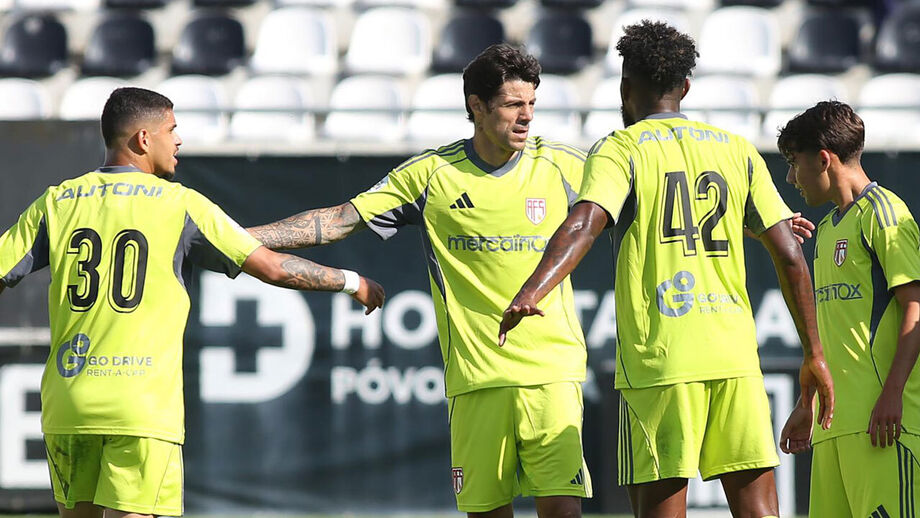 Nenê brilha nos penáltis e AVS SAD avança na Póvoa de Varzim